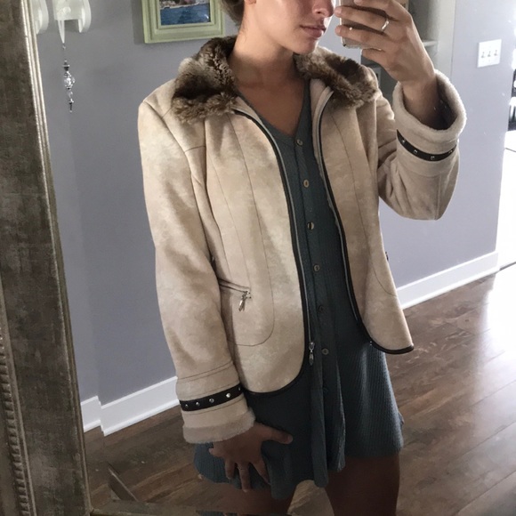 Vintage tan coat - Picture 2 of 8